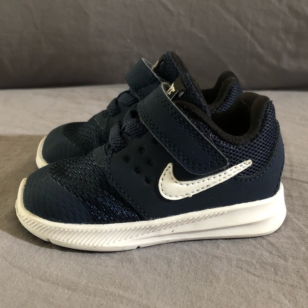 Nike Tennis Shoes
